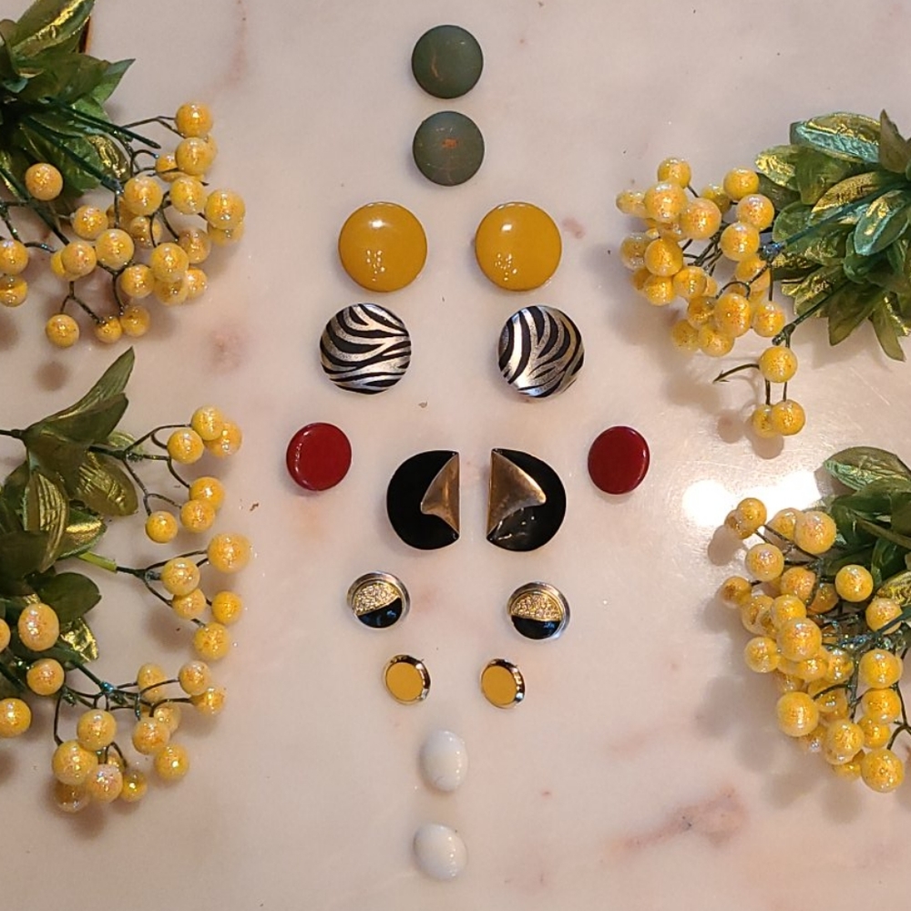 8 Pair Bundle/Retro Chic/Vintage "Button" Earrings - image 1